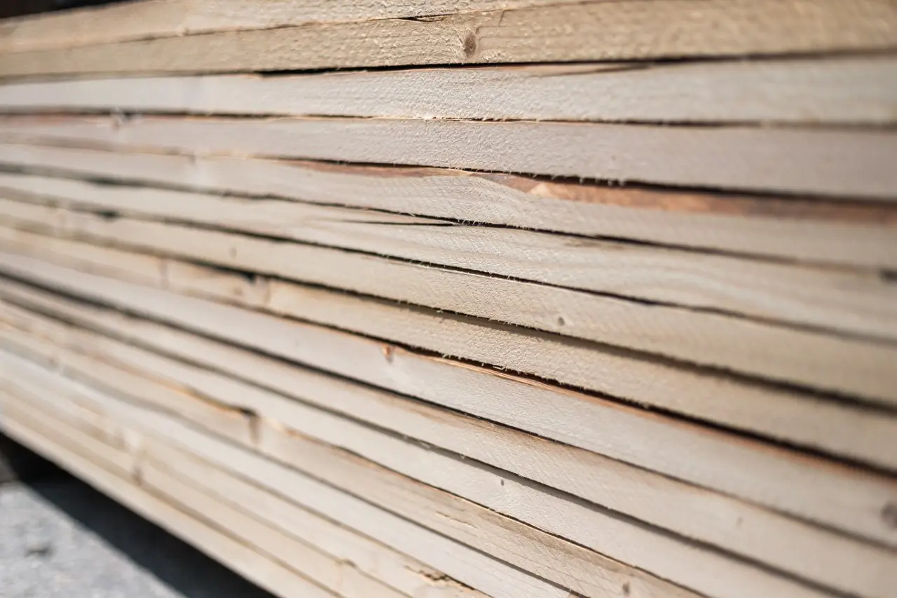 Original handgehackte Bretter: 3. Detailansicht von KnezHolz