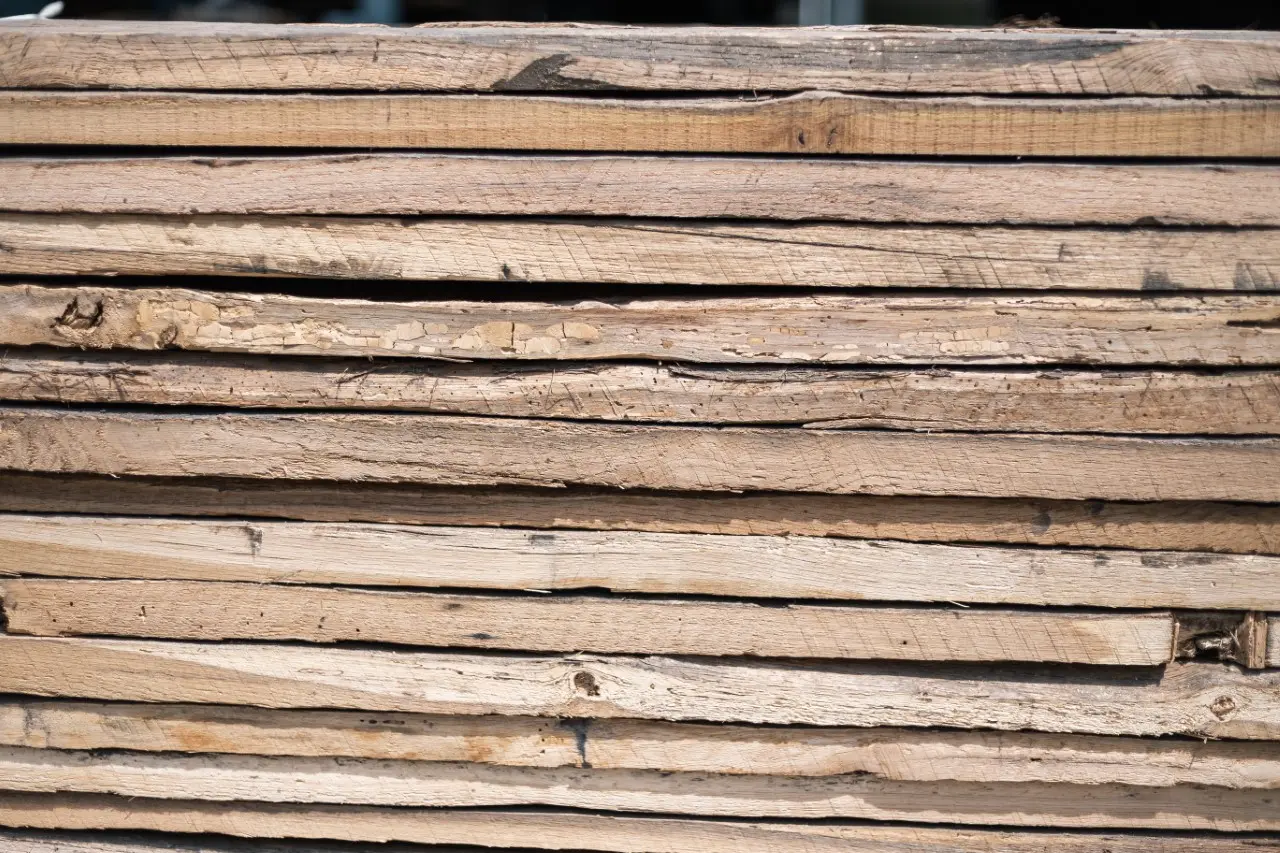 Original handgehackte Bretter: 7. Detailansicht von KnezHolz